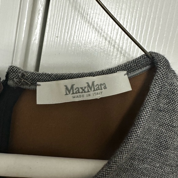 MaxMara Elegant Gray Sleeveless Midi Dress - Picture 6 of 11